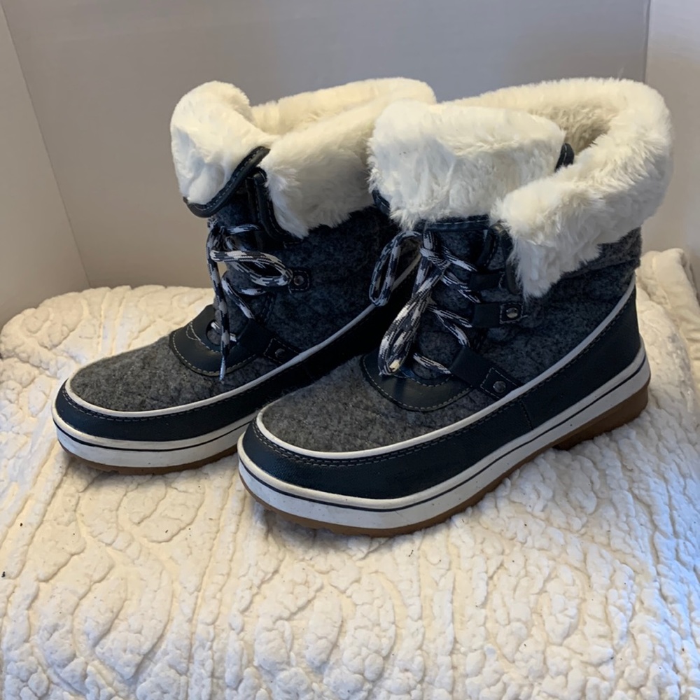 Time and Tru boots